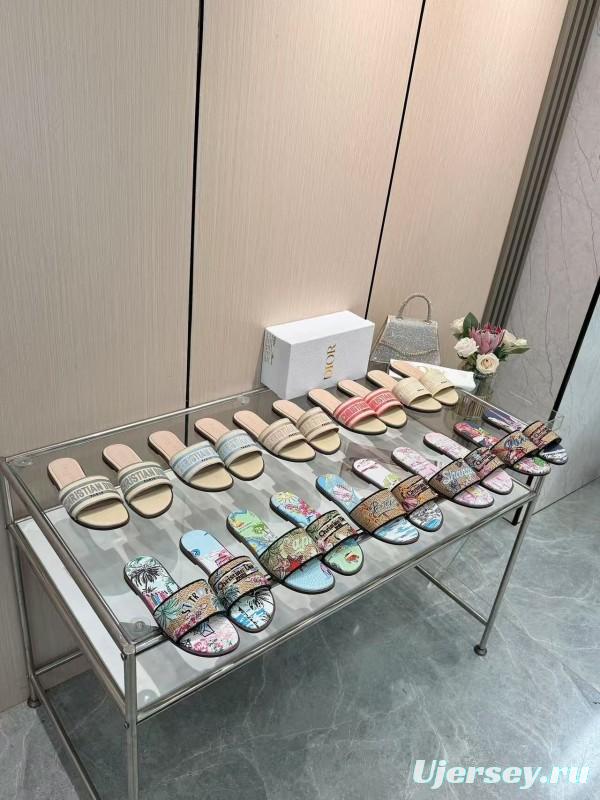 Dior 2025/SS Embroidered Monogram Slippers with Lambskin Lining - LY00200