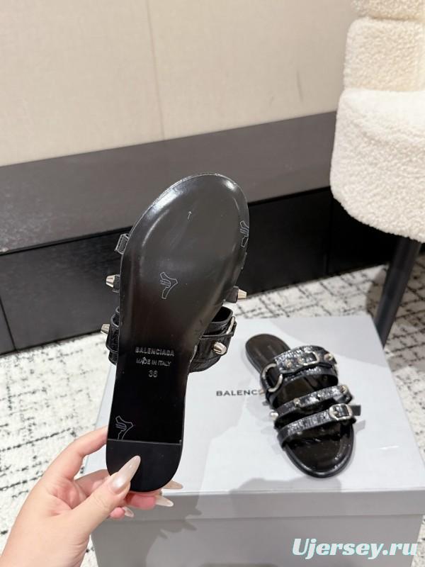 Balenciaga Cagole Metal Studded Sandals Series - KFY00260
