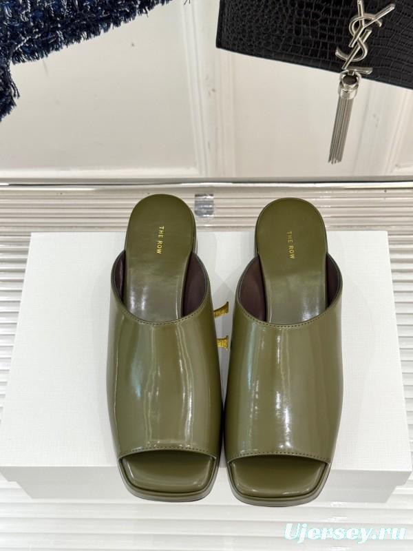 The Row 2025/SS Platform Slides - KFY00280
