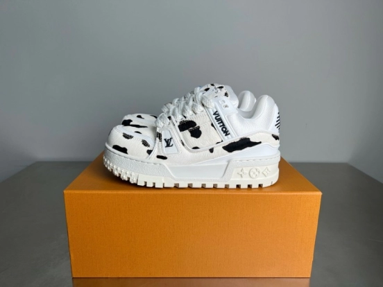 Lv 2025/ss Signature Logo Leather Sneakers - YC