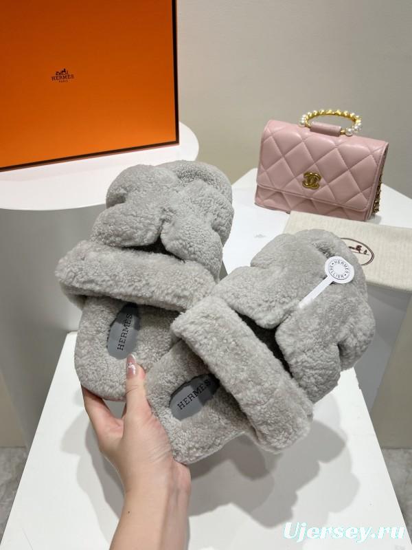 H Classic Love Tuo Er Jiu Full Wool Slippers with Slightly Curled Wool - LY00270