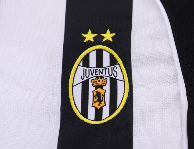 Retro Kids 02/03 Juventus Black White Home Jersey