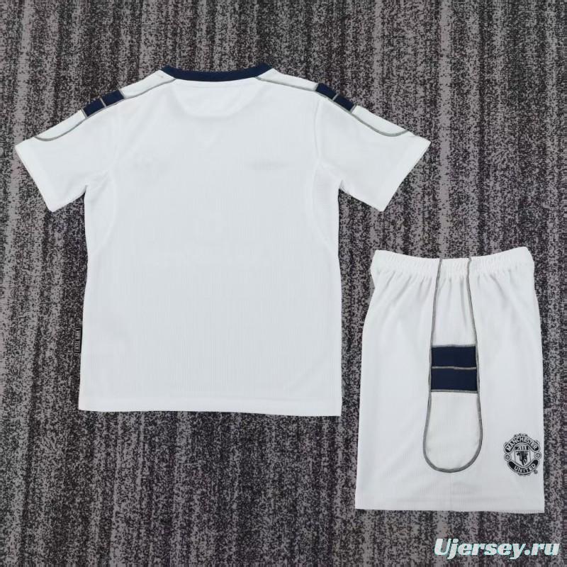 Retro Kids 00/01 Manchester United Away Jersey