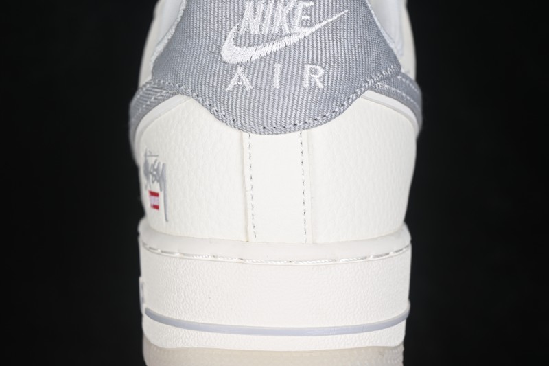 Nike Air Force 1 '07 Low Collaboration Skateboarding Shoes with Full-Length Air Cushion - DN9688-106