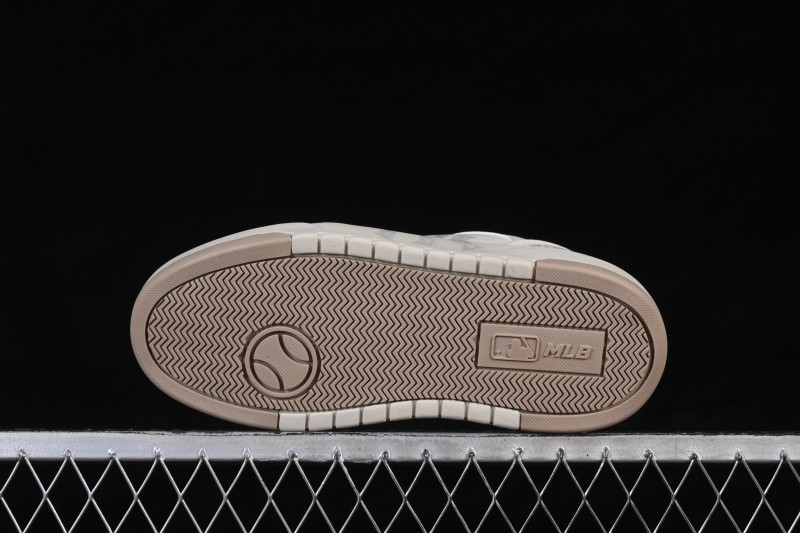 MLB New York Yankees Chunky Liner Pocket Monogram Elevated Running Shoes - 3ASXM056N50BGS