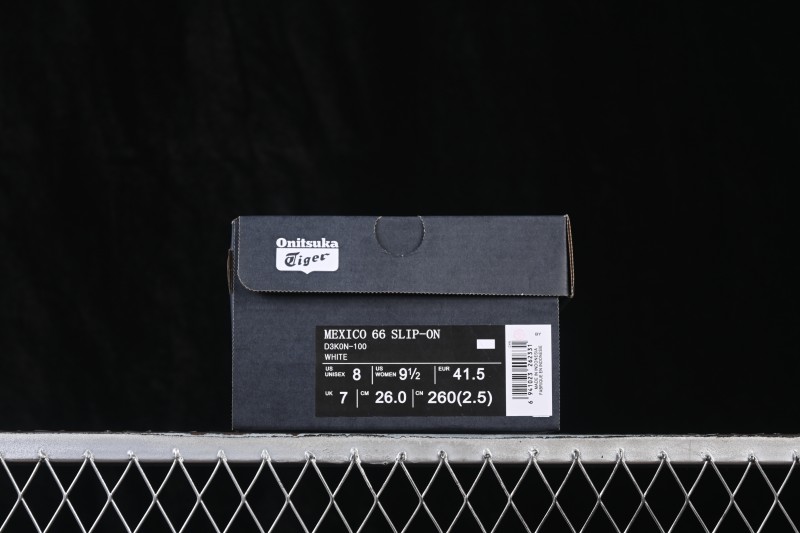 Nike D3K0N-100 Performance Footwear with Precision Fit - B.C3