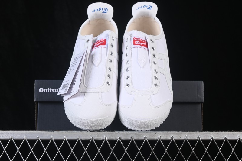 Nike D3K0N-100 Performance Footwear with Precision Fit - B.C3