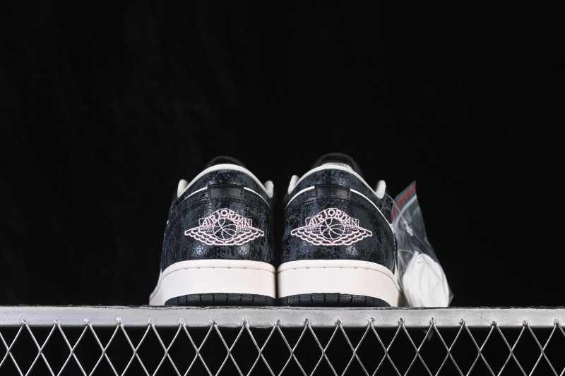 Nike Air Jordan 1 Low Retro Basketball Shoes with Cracked Leather and Black-White Colorway - II0595-001