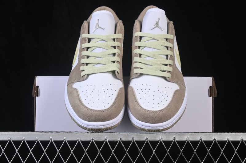 Nike Air Jordan 1 Low Retro Basketball Shoes with Classic Color Blocking - DC0774-204
