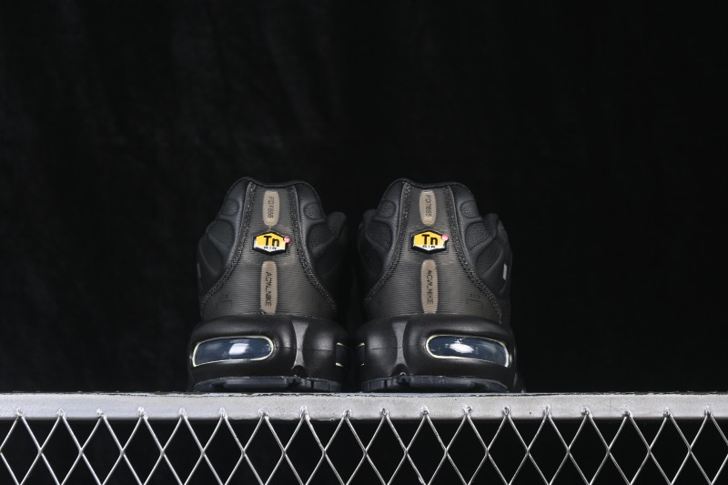 Nike ACW Air Max Plus Retro Running Shoes with Full-Grain Leather and Vapor Air Cushion - FD7855-001