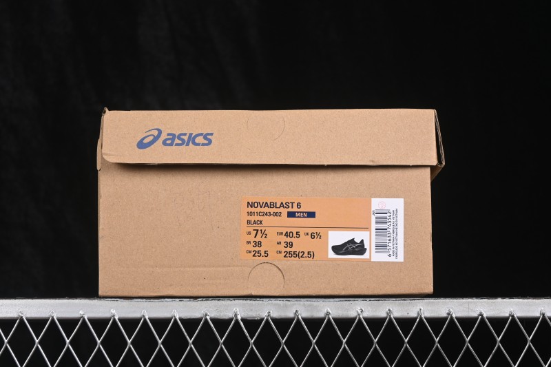Asics Novablast 6 Retro Breathable Cushioned Running Shoes for Men - 1011C243-002