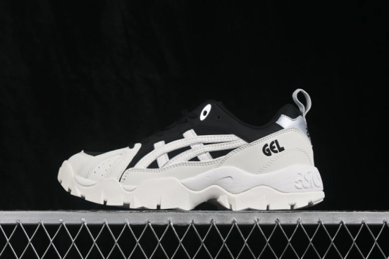 Asics Gel-Truck Hiking Shoes with Comfort Fit and Durable Grip - 1203A485-002