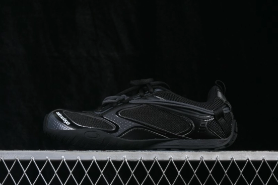 Balenciaga Radar Sneaker Round-Toe Lace-Up Lifestyle Shoes - WSTE01011
