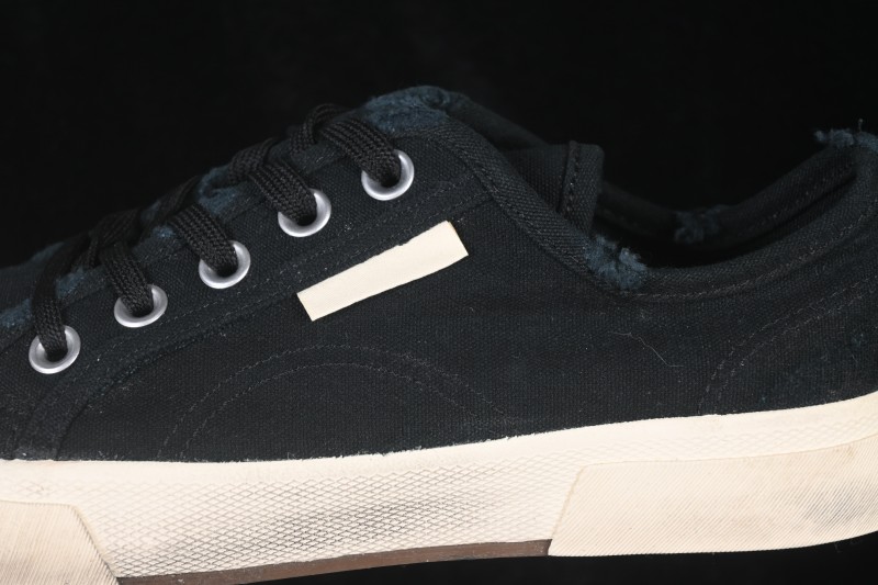 Balenciaga Paris Low Top Lace-Up Distressed Casual Sneakers - W3RC11090