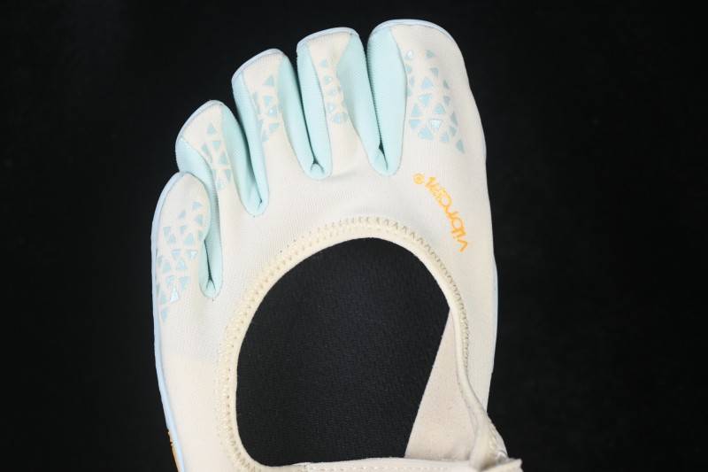 Vibram V-Soul Women's Barefoot Training Shoes with Ballet Five-Toe Design - 26W7205