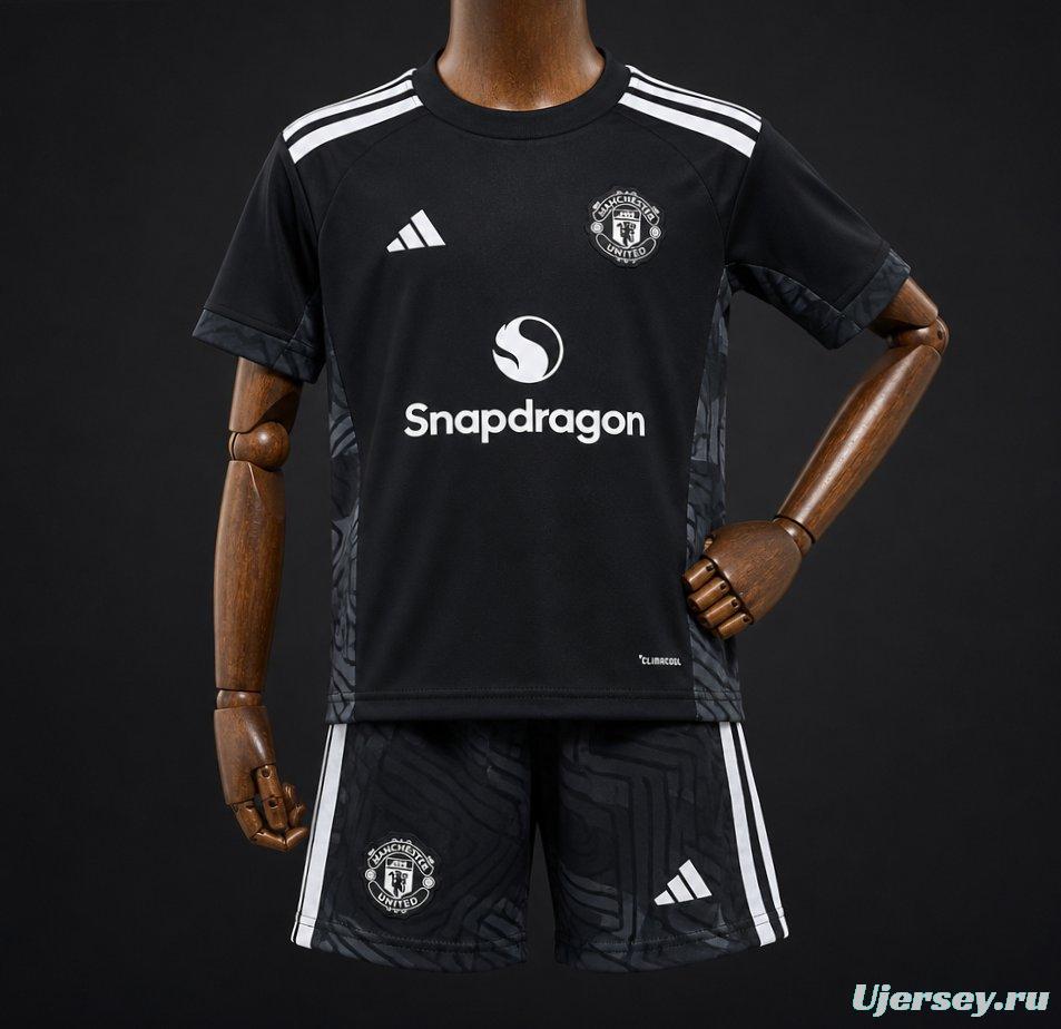 26/27 Kids Manchester United Home Goalkeeper Black/White Jersey + Shorts Set